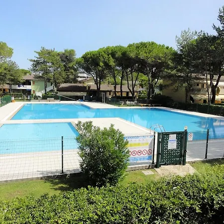 Lejlighed Bright Flat With Pool-beahost