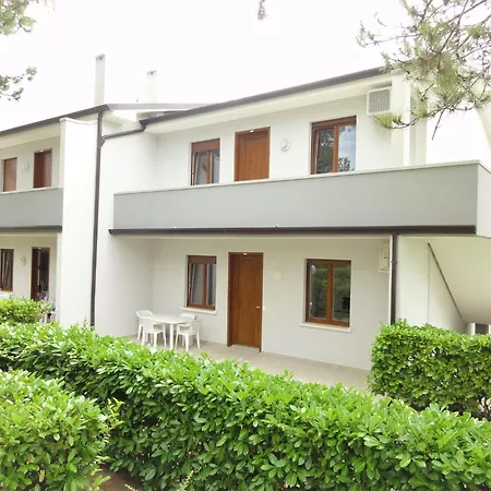 Bright Flat With Pool-beahost Lejlighed