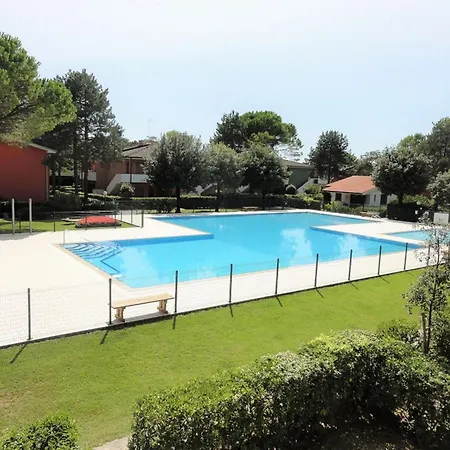 Lejlighed Bright Flat With Pool-beahost