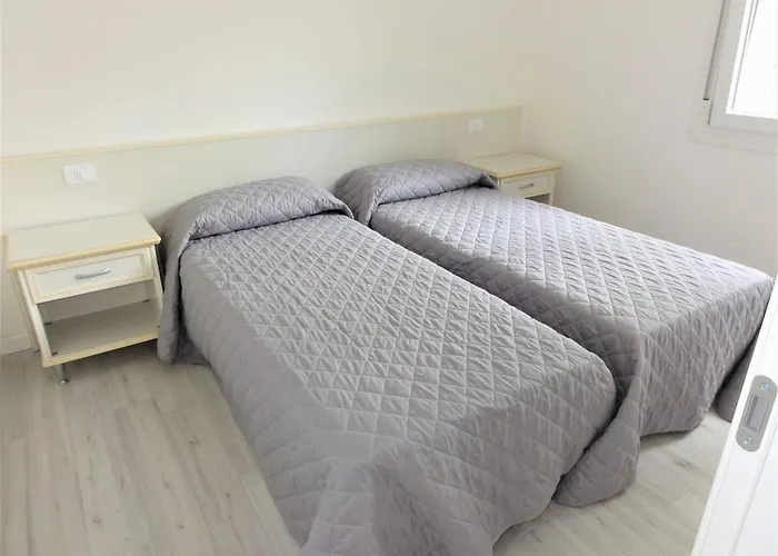 Apartment Bright Flat With Pool-beahost